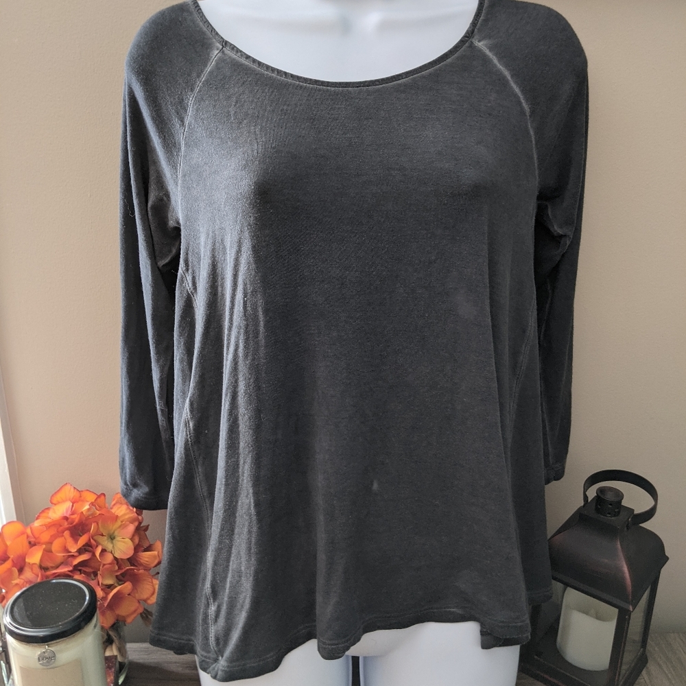 Gray top